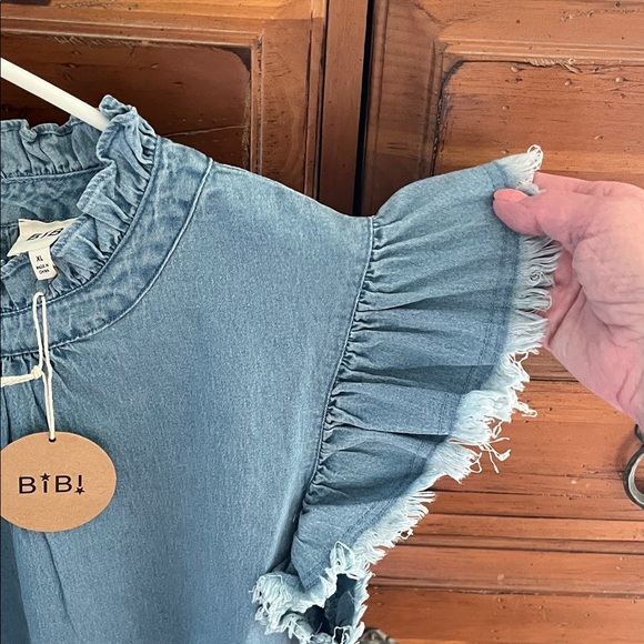 BiBi Light Blue Ruffle Sleeve Blouse NWT - Picture 4 of 10